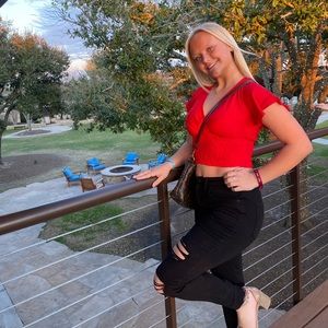 Meet your Posher, Ava